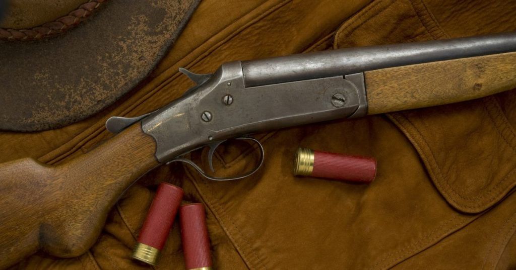 Mulher tira a própria vida ao posar para selfie com&nbsp;espingarda